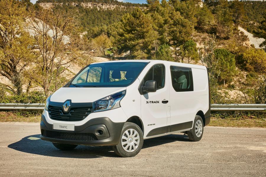  Renault Trafic X-Track 2016 года  (фото 1 из 11)